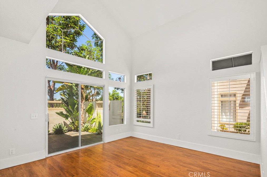15 Silver Glade Dr, Laguna Beach, CA 92677-5616