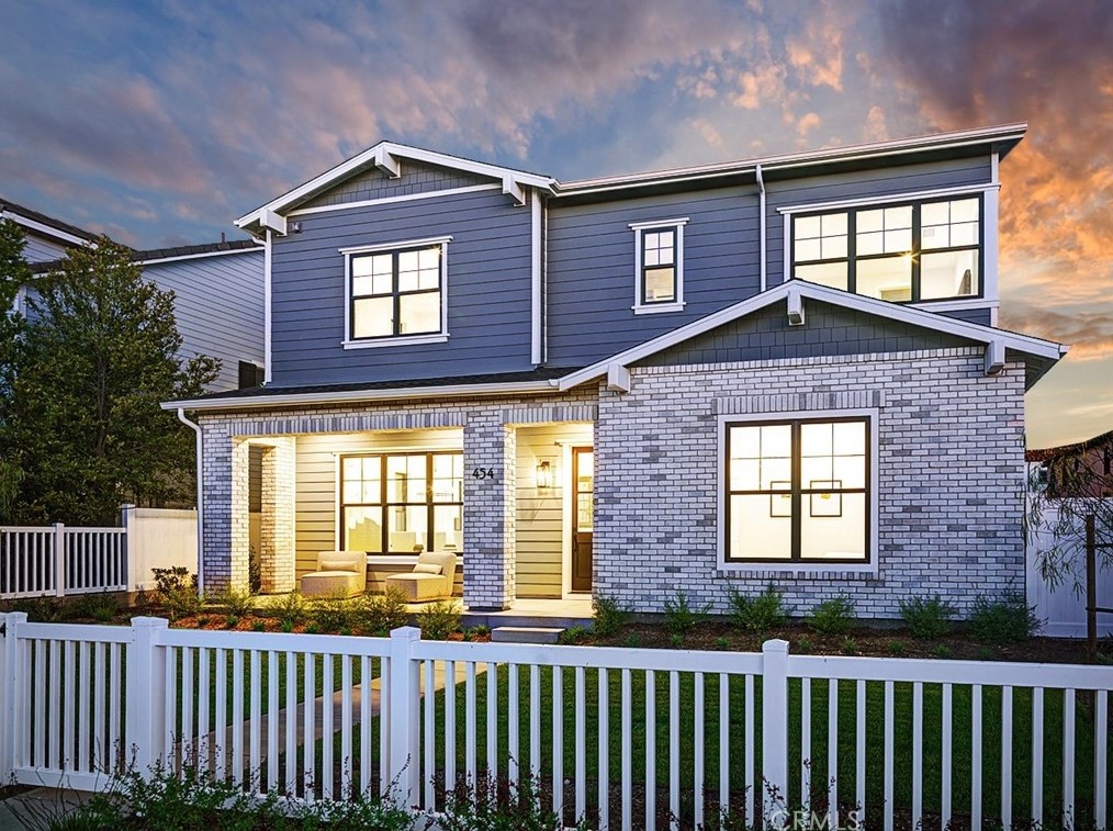 454 Catalina Dr, Newport Beach, CA 92663