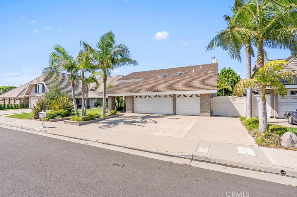 8551 Palermo Dr, Huntington Beach, CA 92646-2626