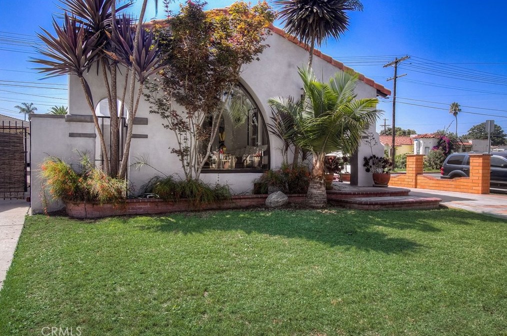 1456 89th St, Los Angeles CA  90002-1225 exterior