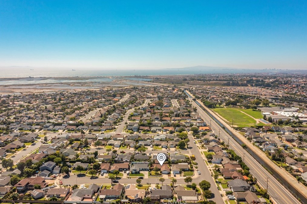 17551 Griffith Cir, Huntington Beach, CA 92649-4903
