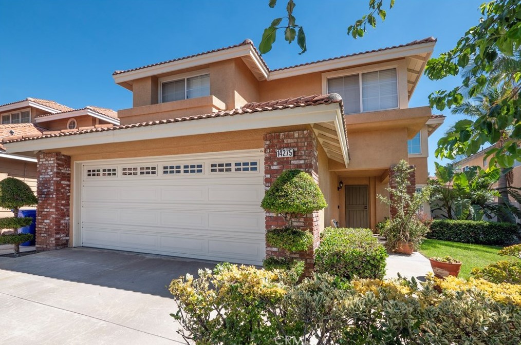 14275 Tuolumne Ct, Fontana, CA 92336-3549