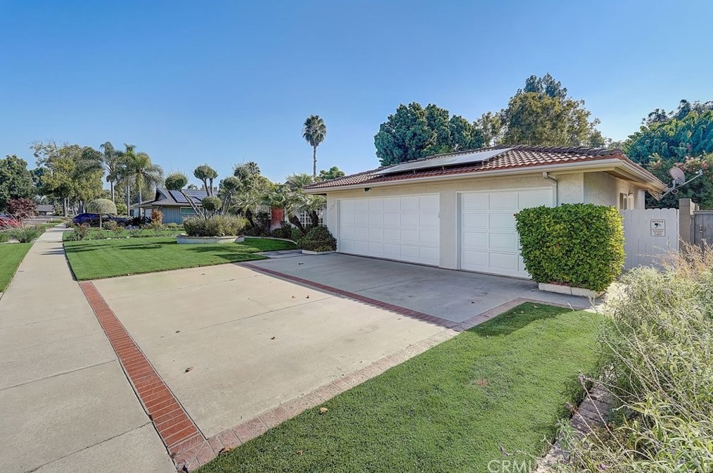 2307 Towner St, Santa Ana, CA 92706-1941
