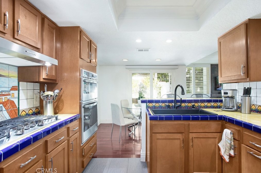 2792 Longwood Ct, Costa Mesa CA  92626-4763 exterior