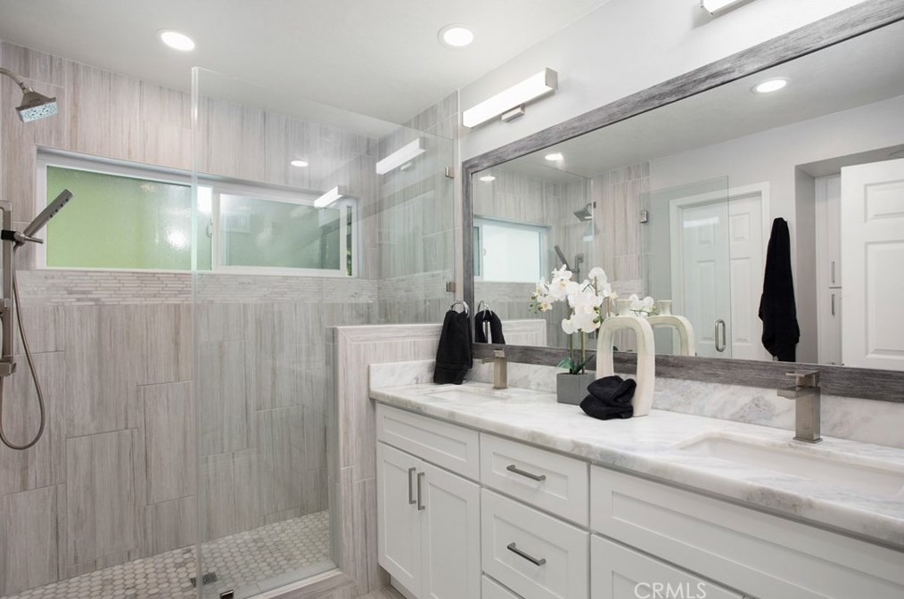 2792 Longwood Ct, Costa Mesa CA  92626-4763 exterior