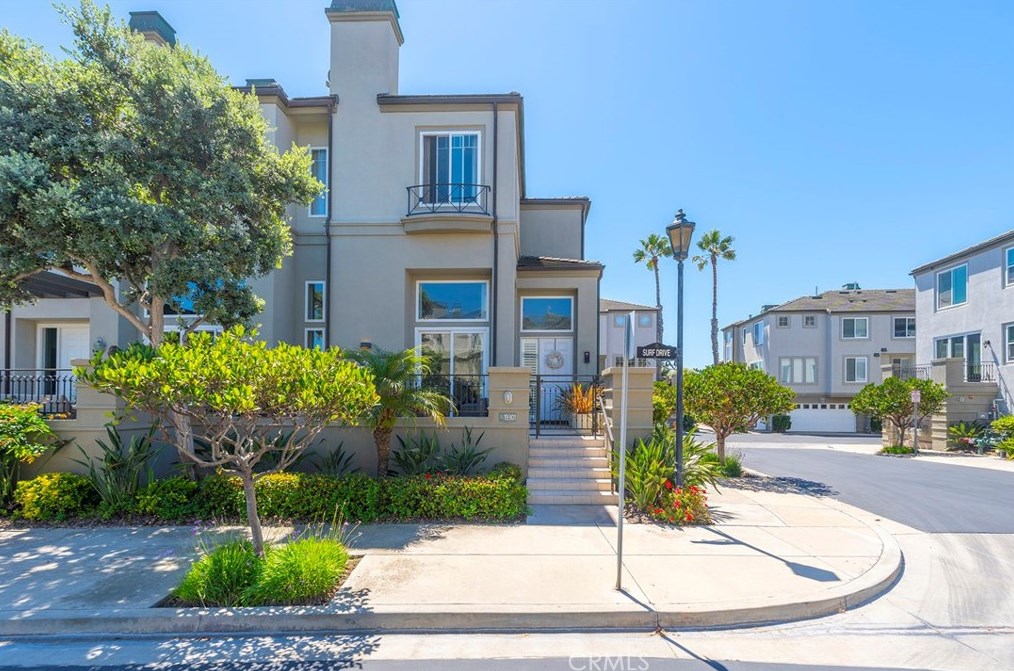 19301 Surf Dr, Huntington Beach, CA 92648