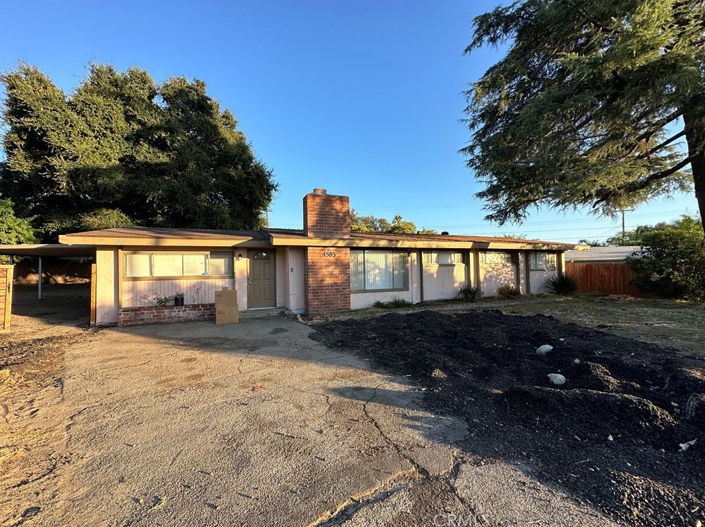 4585 Hawthorne St, Montclair, CA 91763