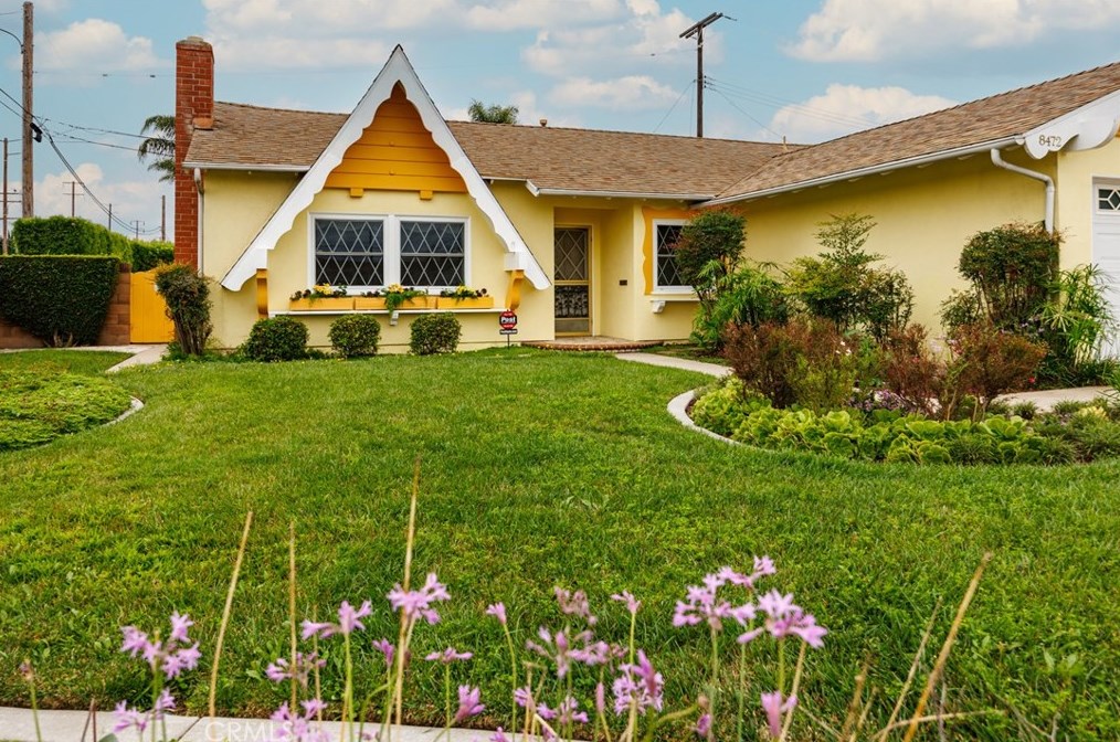 8472 Rembrandt Dr, Huntington Beach, CA 92647