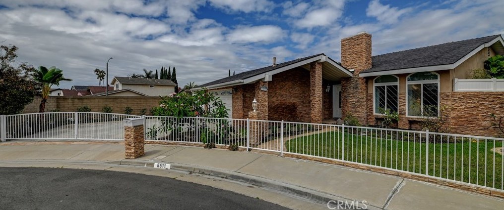 8511 Haxton Cir, Huntington Beach, CA 92646-4519