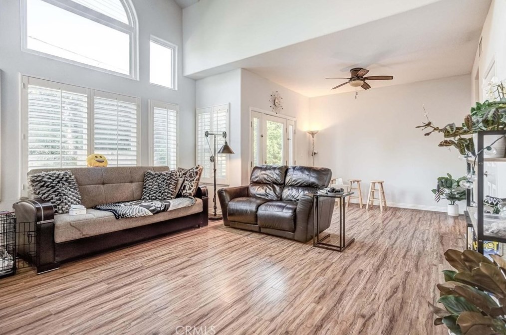 22011 Hiawatha St #8, Chatsworth, CA 91311