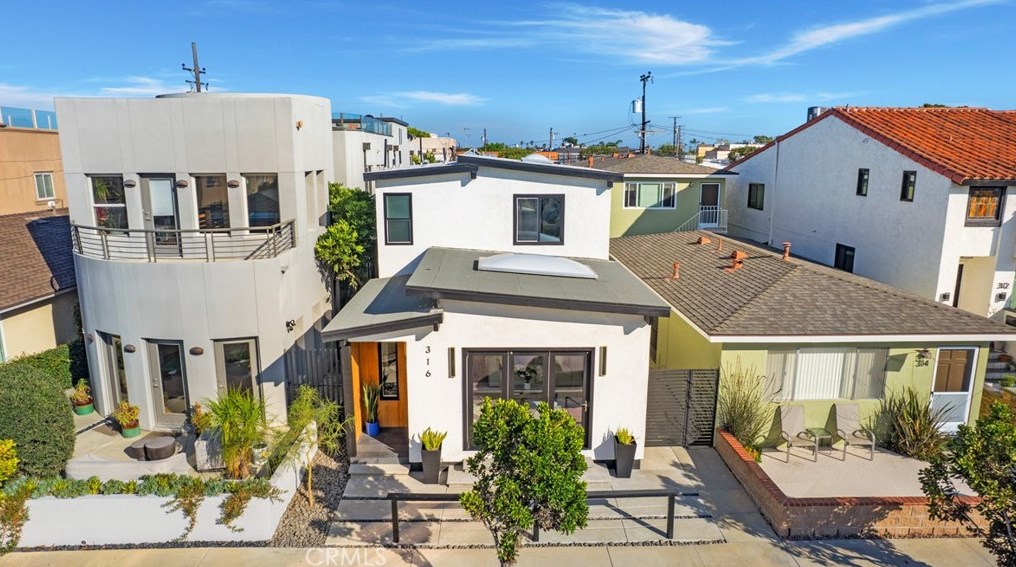 316 8th St, Seal Beach, CA 90740