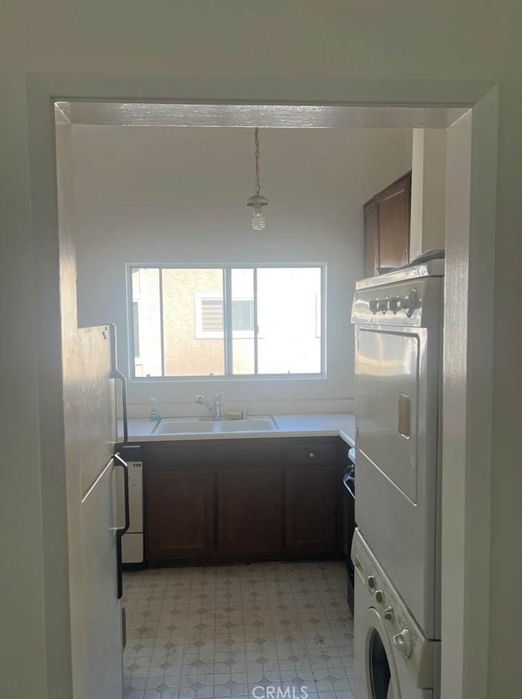 8468 Benjamin Dr, Huntington Beach, CA 92647-7005