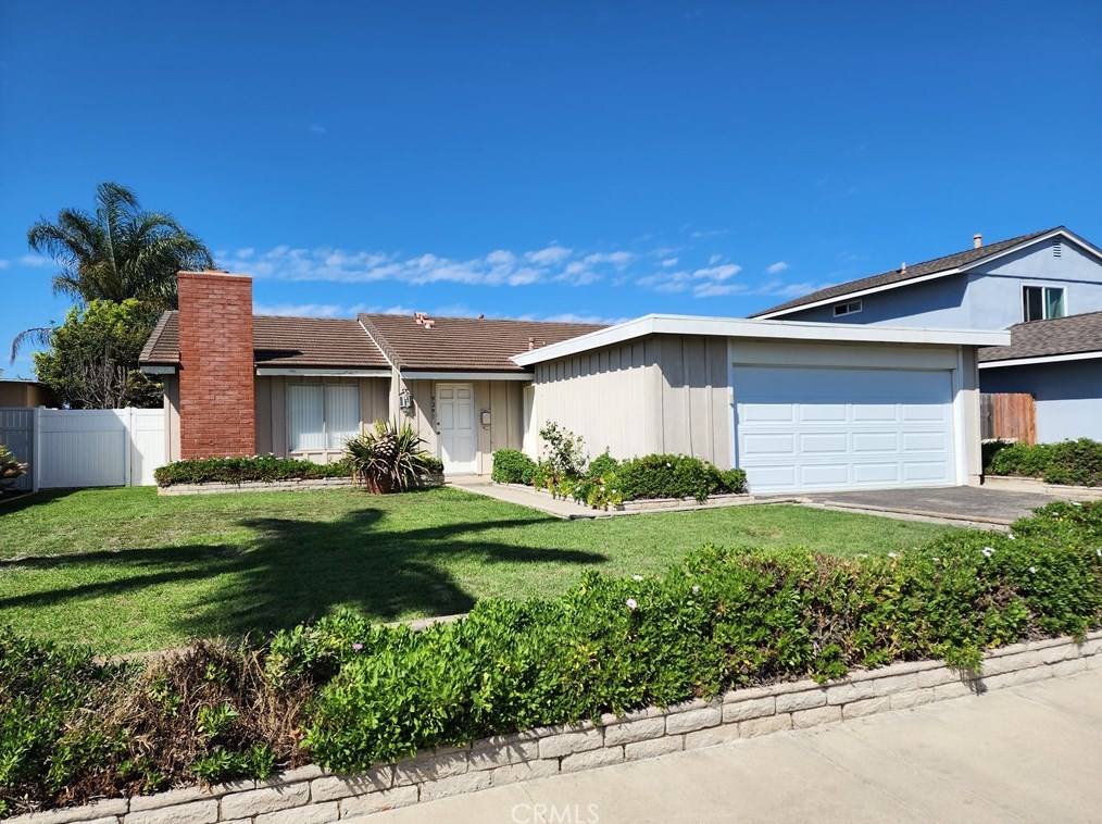 9291 Sunridge Dr, Huntington Beach, CA 92646-5935