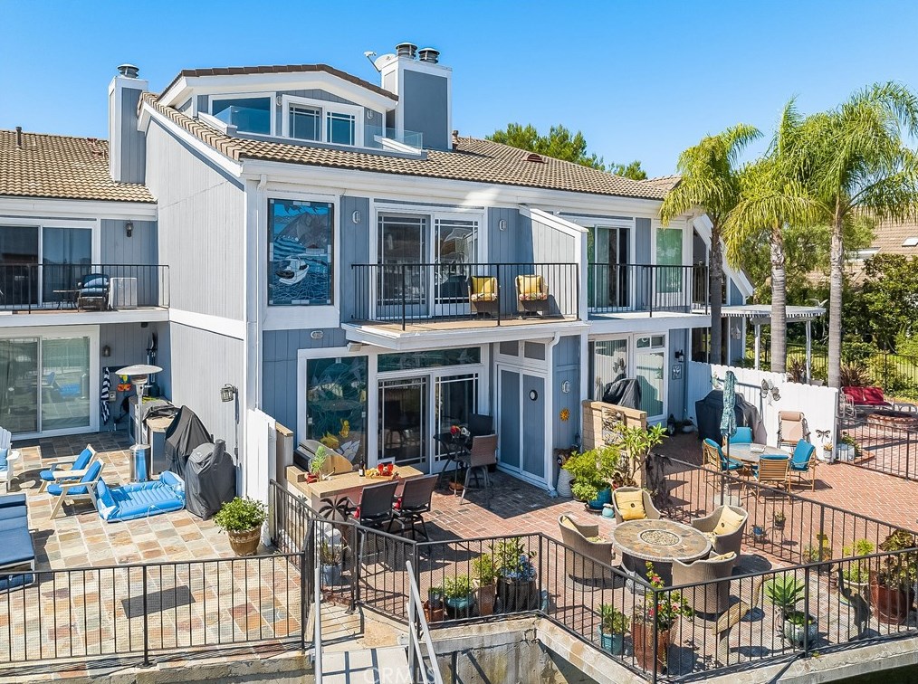 16170 Bimini Ln, Huntington Beach, CA 92649-2053