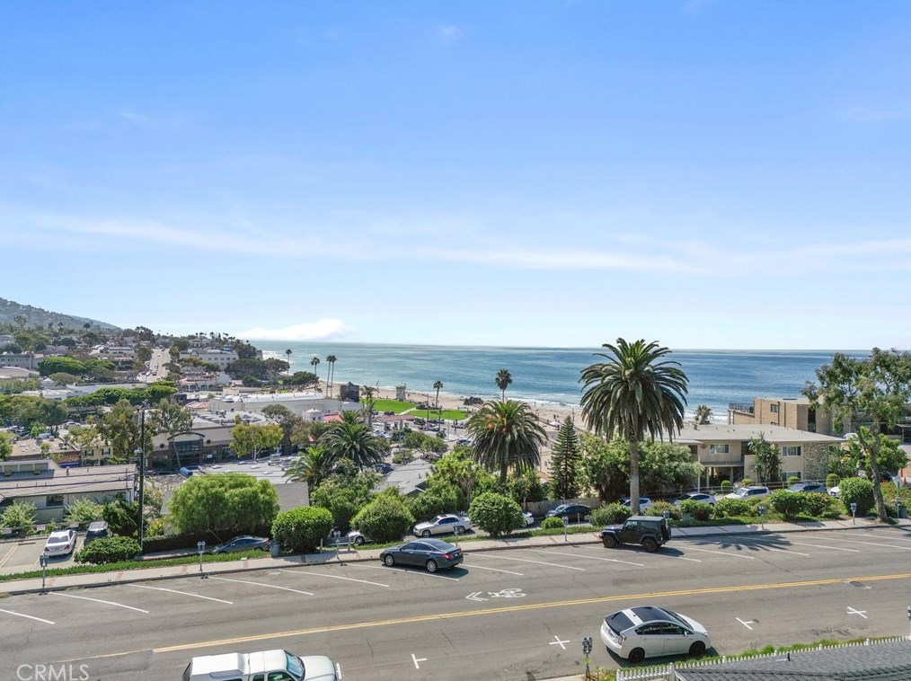 216 Cliff Dr, Laguna Beach, CA 92651-4338
