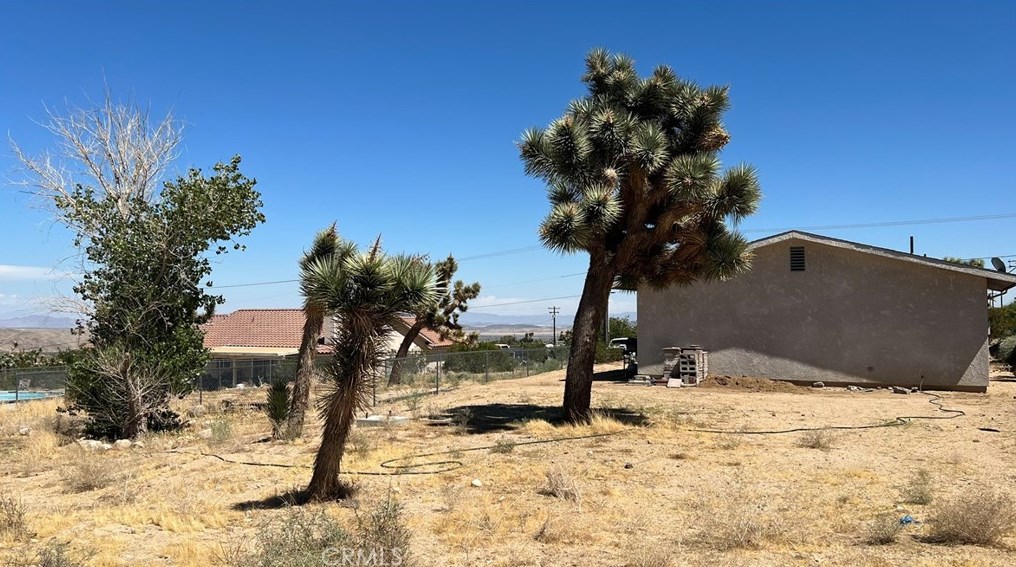 7586 Olympic Rd, Joshua Tree CA  92252-2956 exterior
