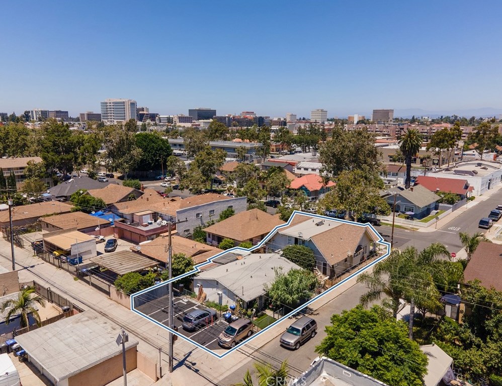 422 E Walnut St, Santa Ana, CA 92701