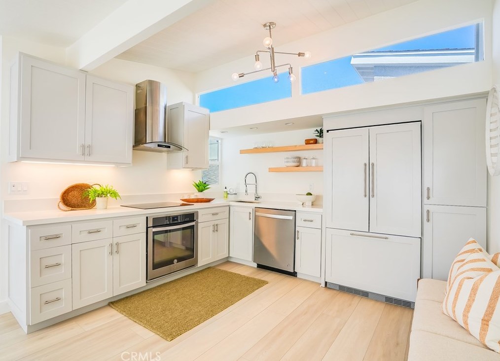 1880 Capistrano Ave, Laguna Beach CA  92651-3847 exterior