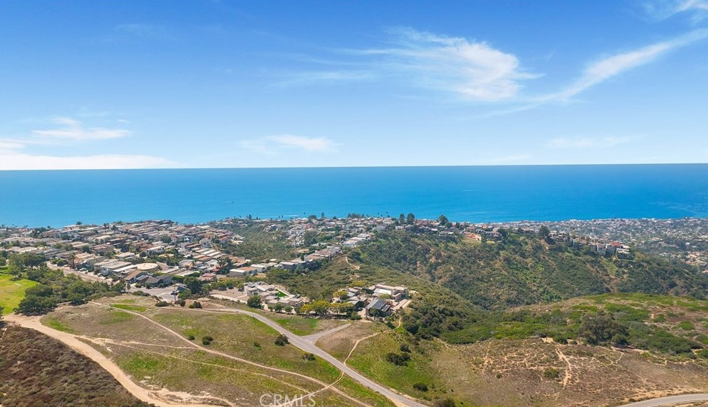 1880 Capistrano Ave, Laguna Beach CA  92651-3847 exterior