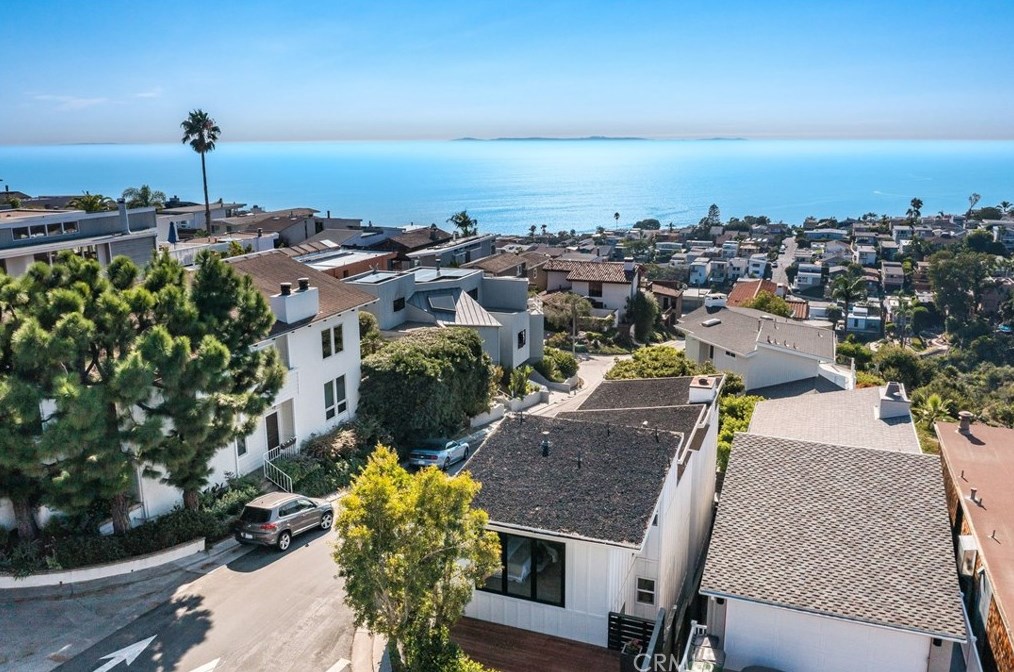 1880 Capistrano Ave, Laguna Beach CA  92651-3847 exterior