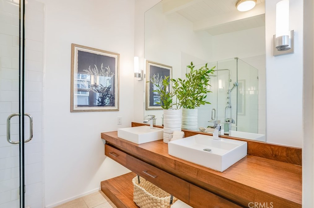 1880 Capistrano Ave, Laguna Beach CA  92651-3847 exterior