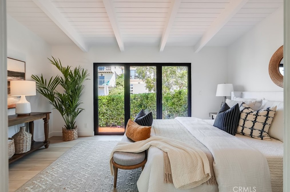 1880 Capistrano Ave, Laguna Beach CA  92651-3847 exterior