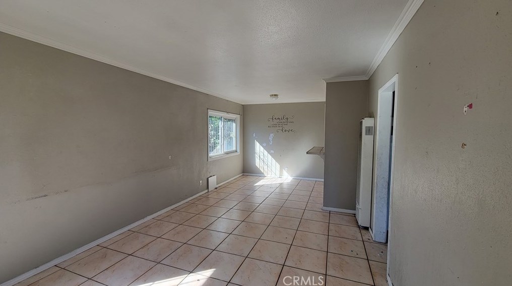 2201 Raymond St, Compton, CA 90220-4045