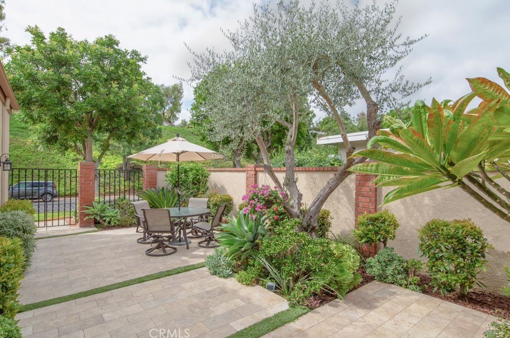 5427 Calle Carmenita, Laguna Beach, CA 92637-7315