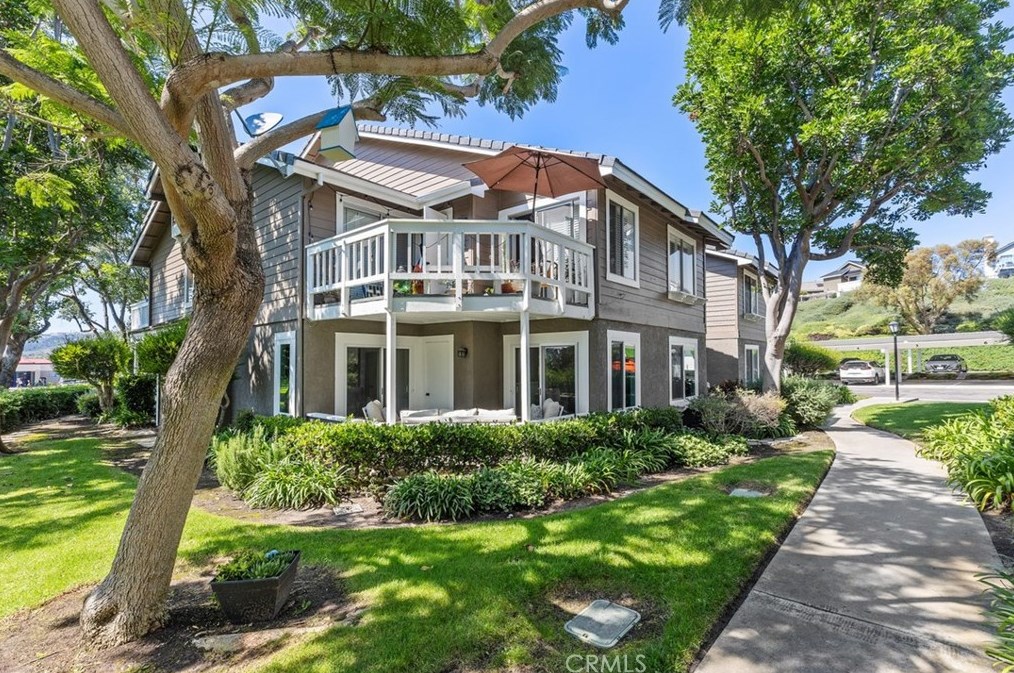 9 Brighton Pl, Laguna Beach, CA 92677-4711