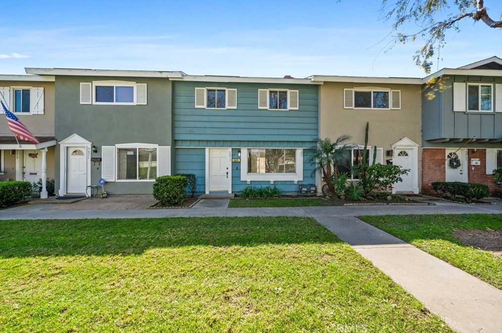 9871 Cornwall Dr, Huntington Beach, CA 92646