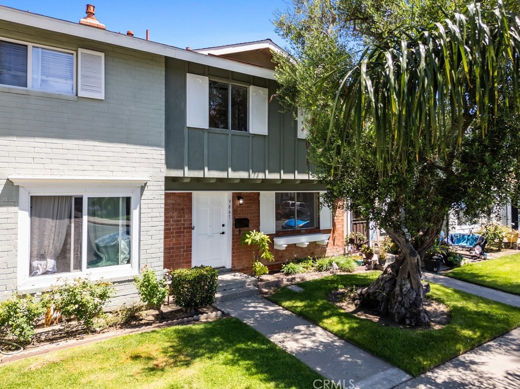 9867 Continental Dr, Huntington Beach, CA 92646