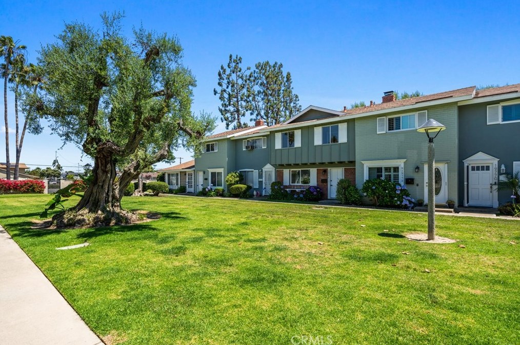 19774 Kingswood Ln, Huntington Beach, CA 92646