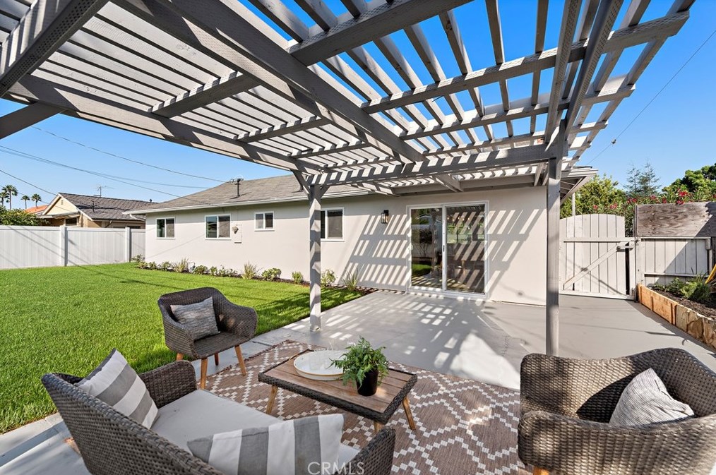 3059 Coolidge Ave, Costa Mesa CA  92626-2809 exterior