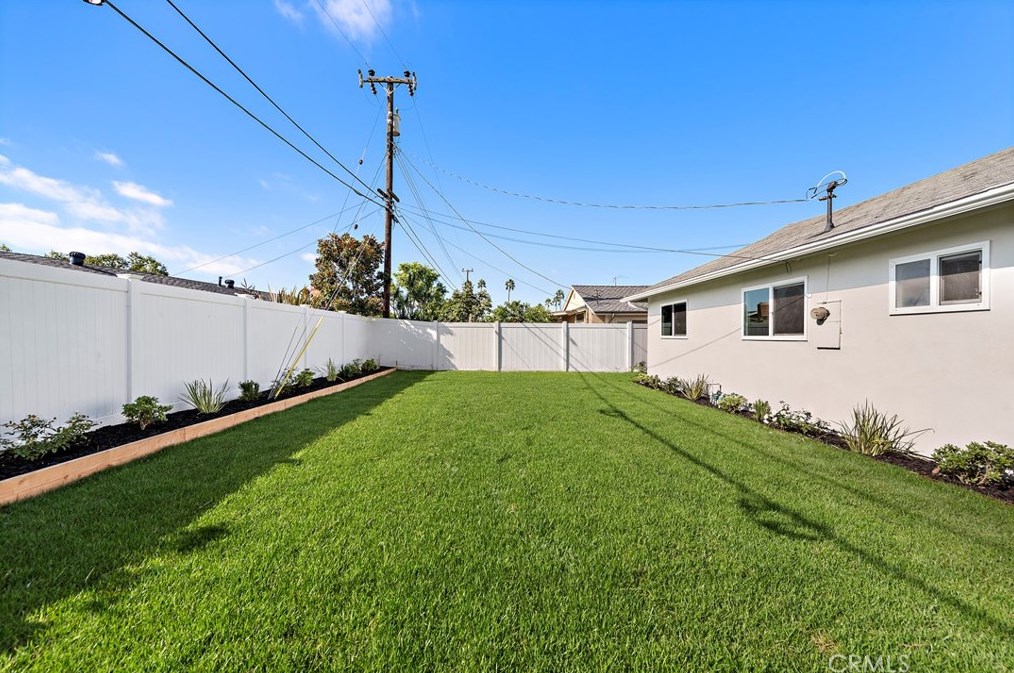 3059 Coolidge Ave, Costa Mesa CA  92626-2809 exterior