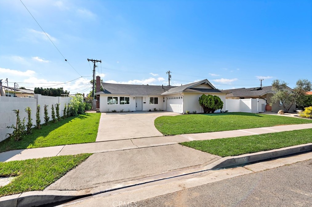 3059 Coolidge Ave, Costa Mesa, CA 92626-2809