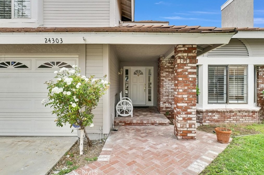 24303 Knoll Ct, Pomona, CA 91765-4308
