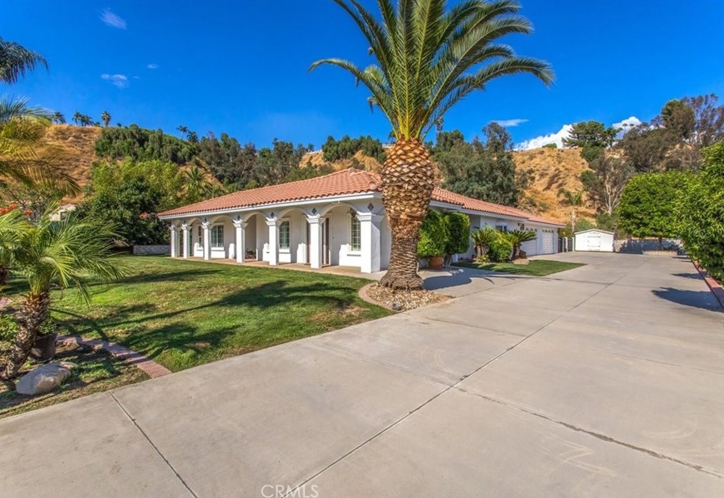 6945 Browning Rd, Highland, CA 92346