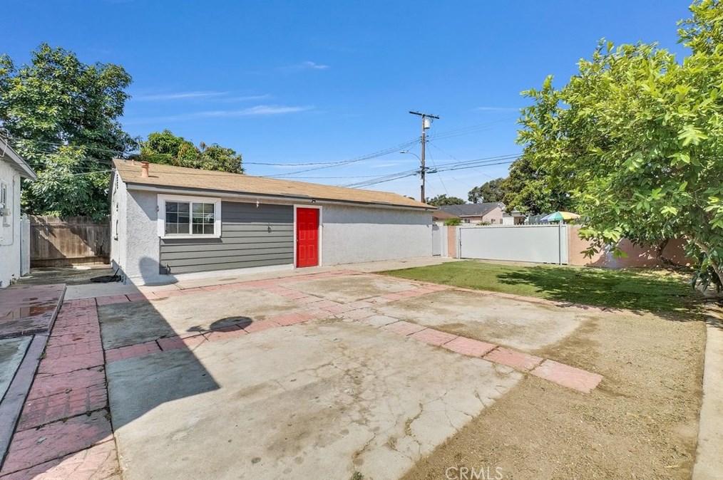 1637 Mcfadden Ave, Santa Ana, CA 92705-4309