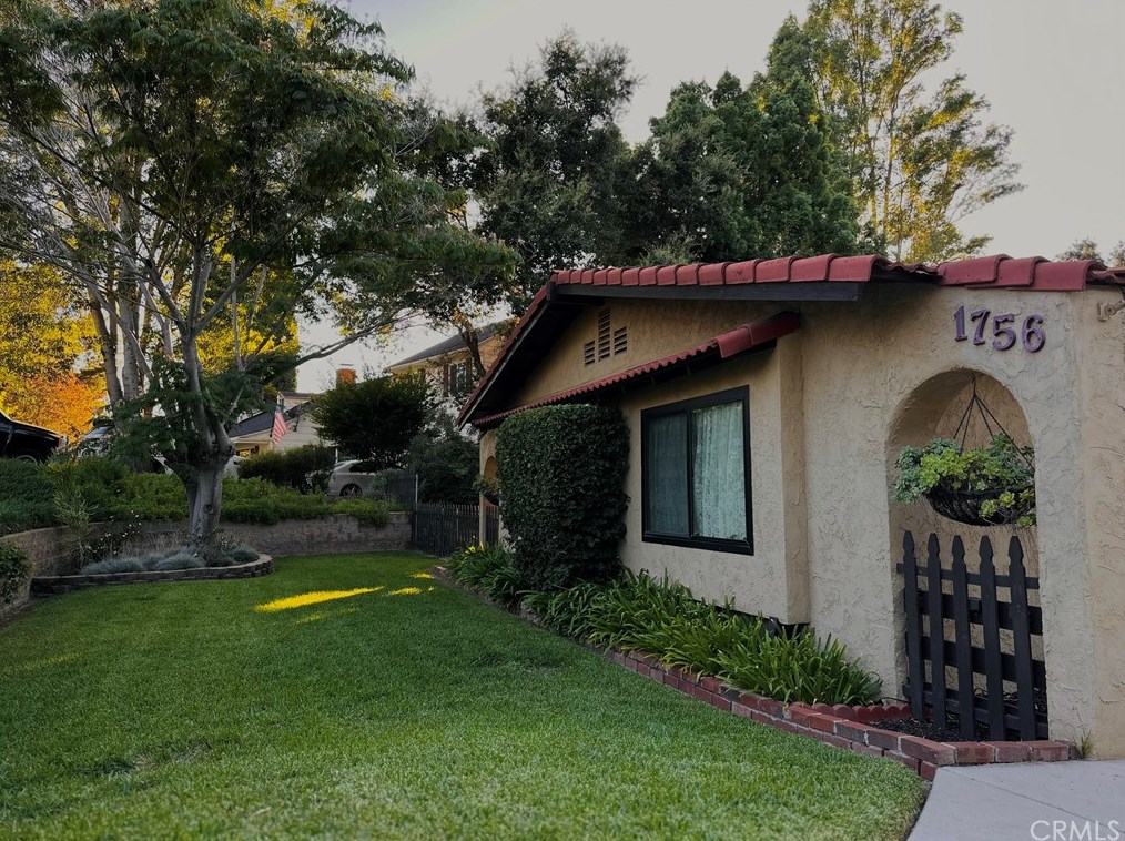 1756 Chapulin Ln, Fallbrook, CA 92028-4308