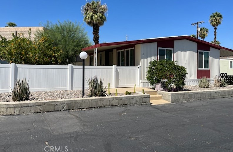 1 Washington Dr, Cathedral City, CA 92234-6520
