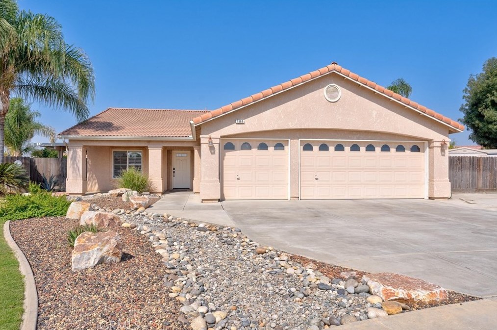 1968 Fitzgerald Ln, Hanford, CA 93230-7913