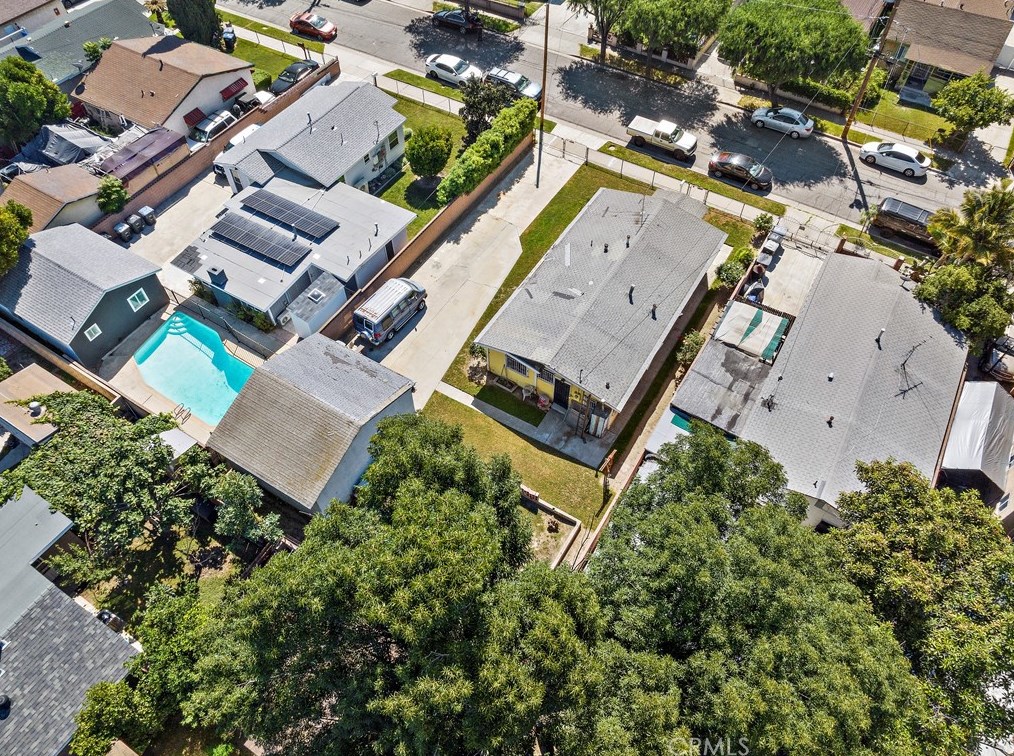 12225 Meadow Dr, Artesia CA  90701-7005 exterior