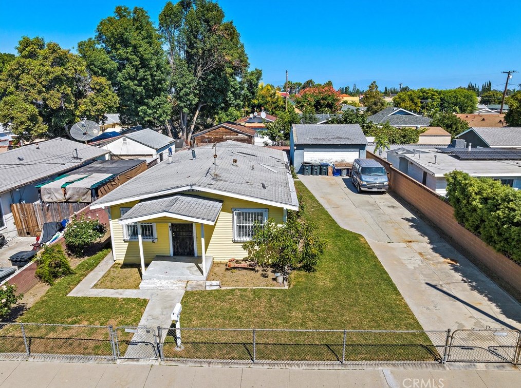 12225 Meadow Dr, Artesia CA  90701-7005 exterior