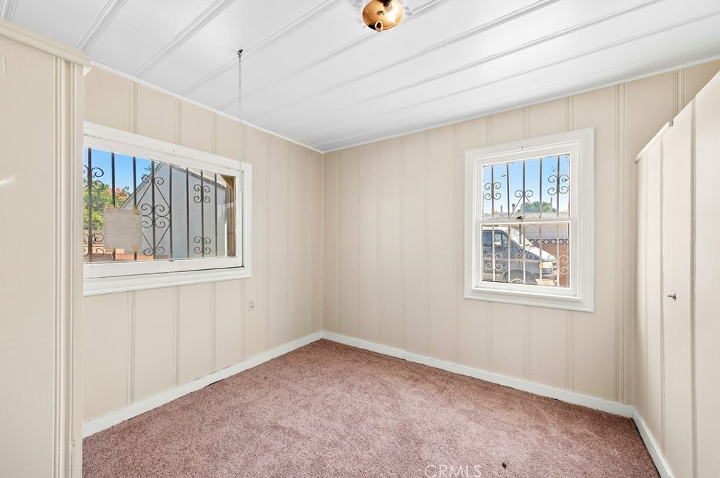 12225 Meadow Dr, Artesia CA  90701-7005 exterior