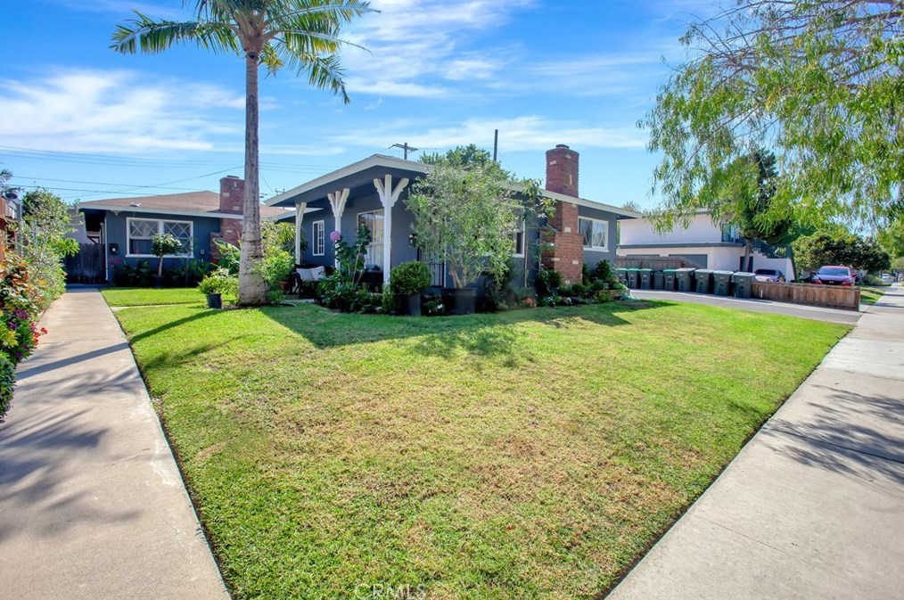 695 Joann St, Costa Mesa, CA 92627