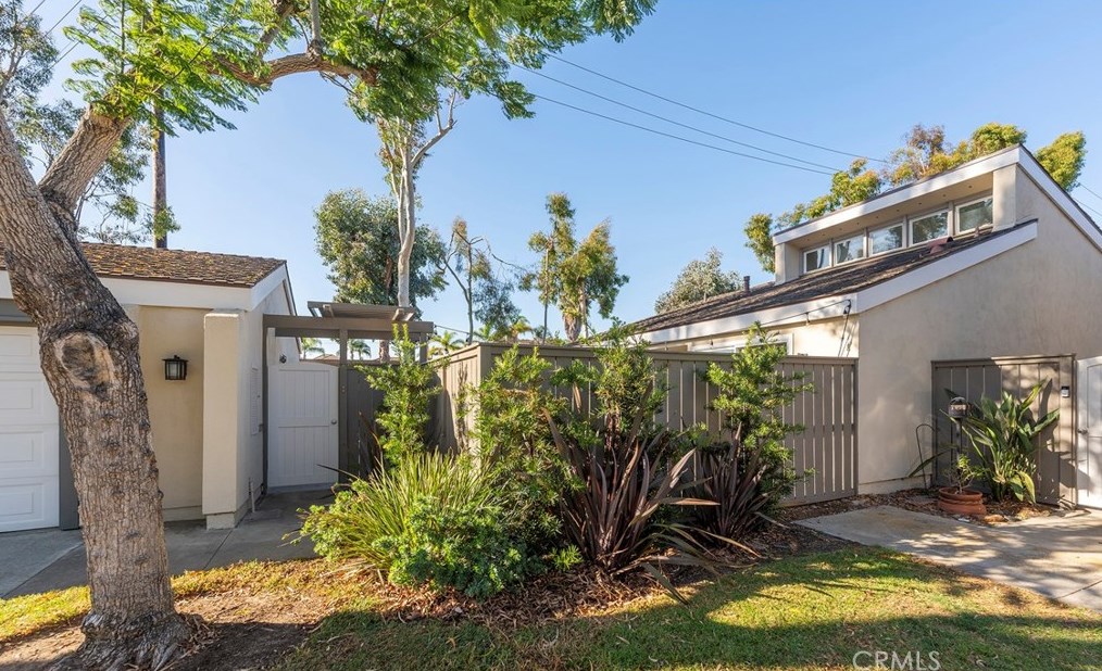 7001 Seal Cir, Huntington Beach, CA 92648-3035