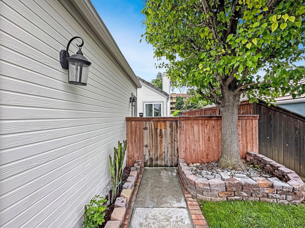 48 Aspen Creek Ln, Laguna Beach, CA 92653-7405