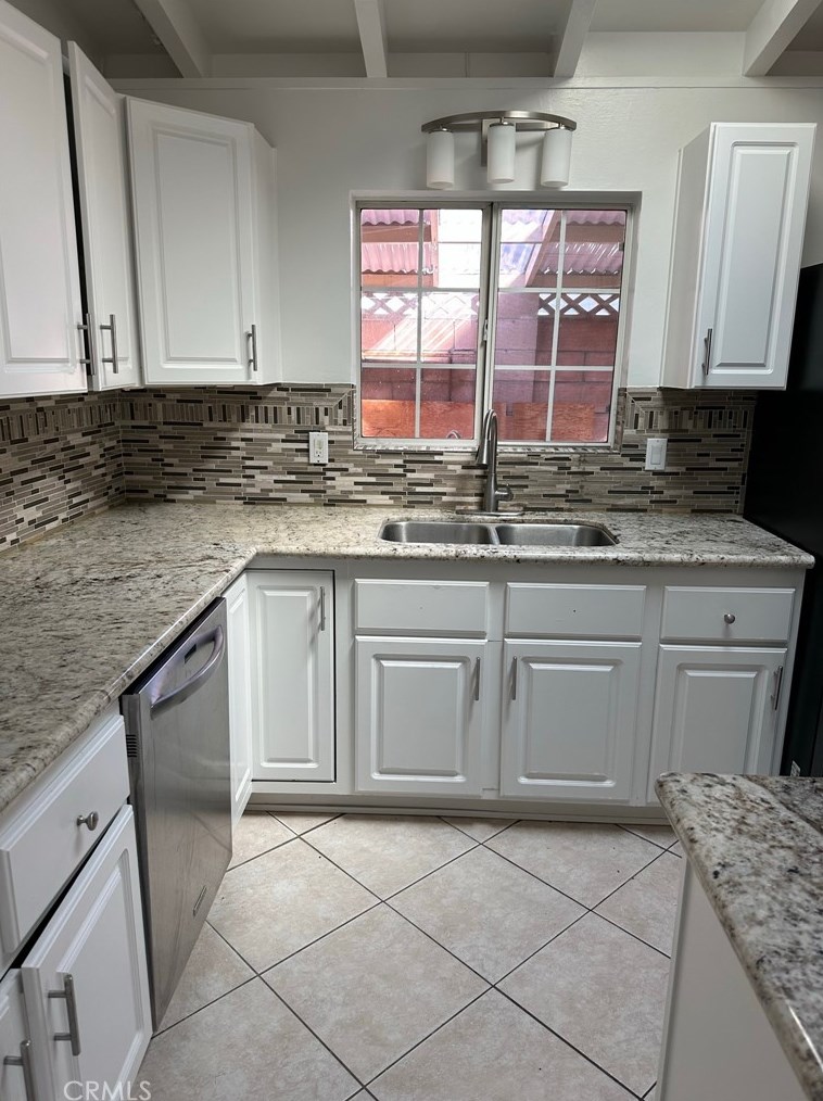2206 S Rene Dr, Santa Ana, CA 92704