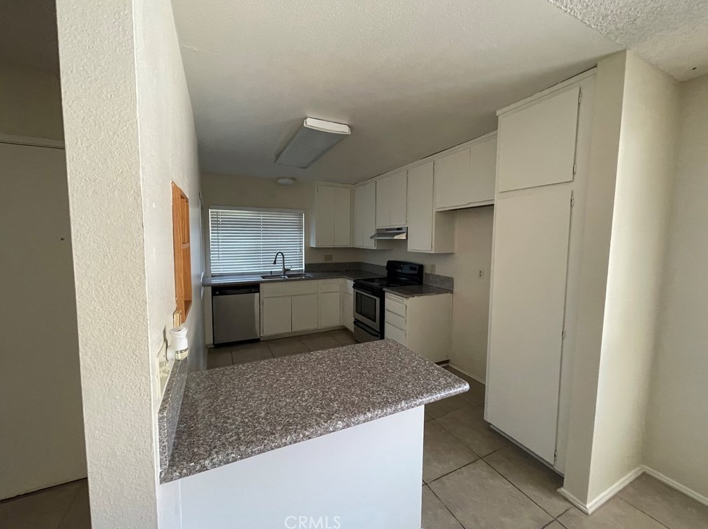 5496 E Willow Woods Ln #b, Anaheim, CA 92807