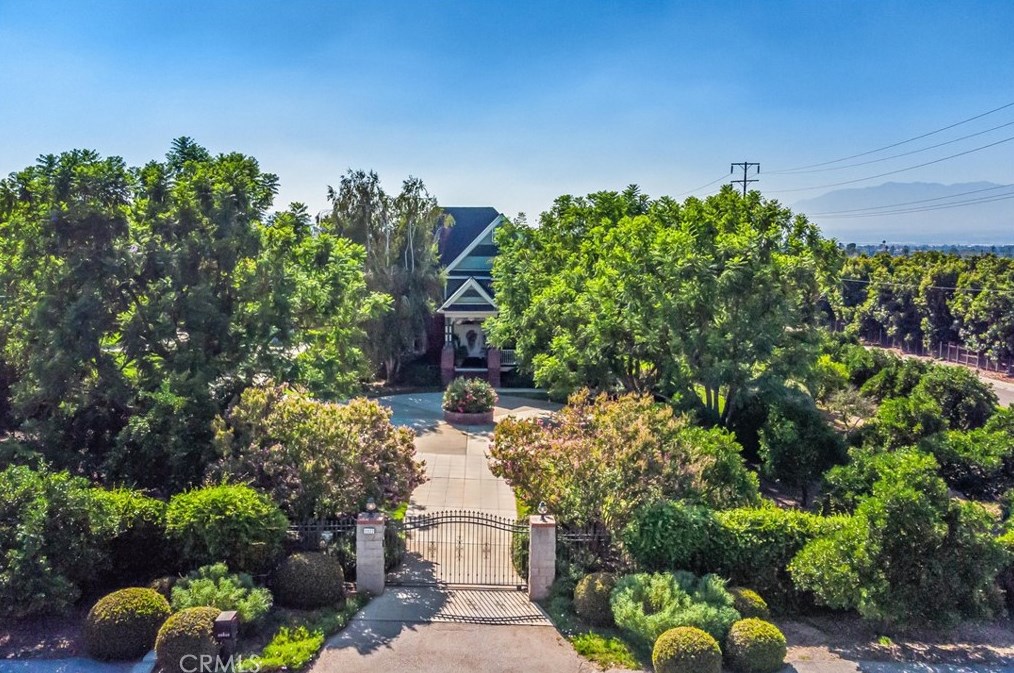 11122 Walnut St, Redlands, CA 92374